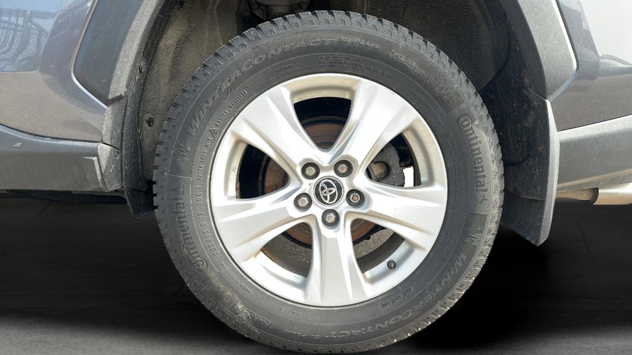 2021 Toyota RAV4 XLE AWD Photo