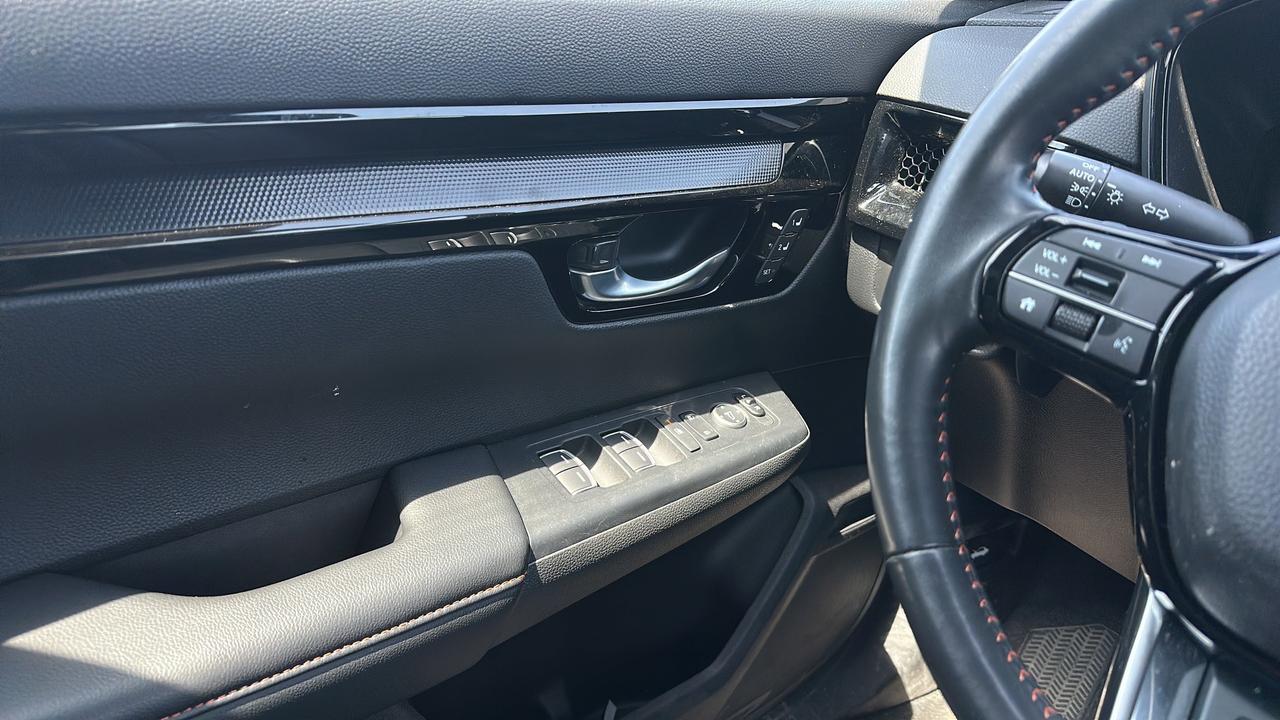 2023 Honda CR-V Hybrid Touring AWD Photo