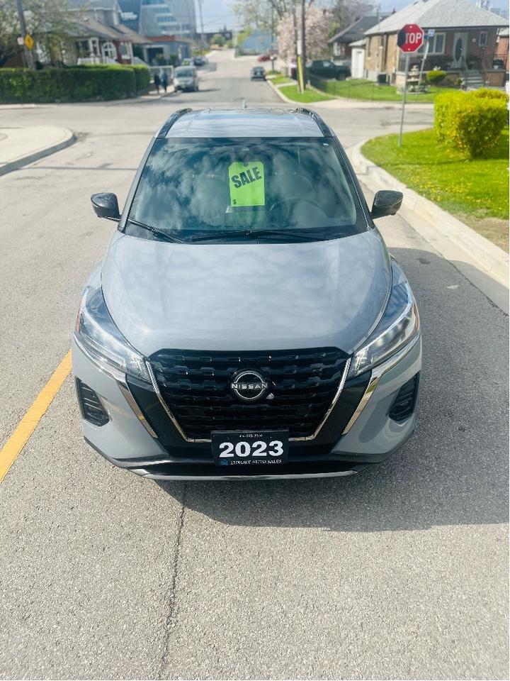 2023 Nissan Kicks SR CERTIFIED Photo2