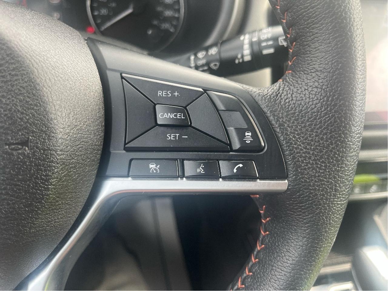 2023 Nissan Kicks SR CERTIFIED Photo