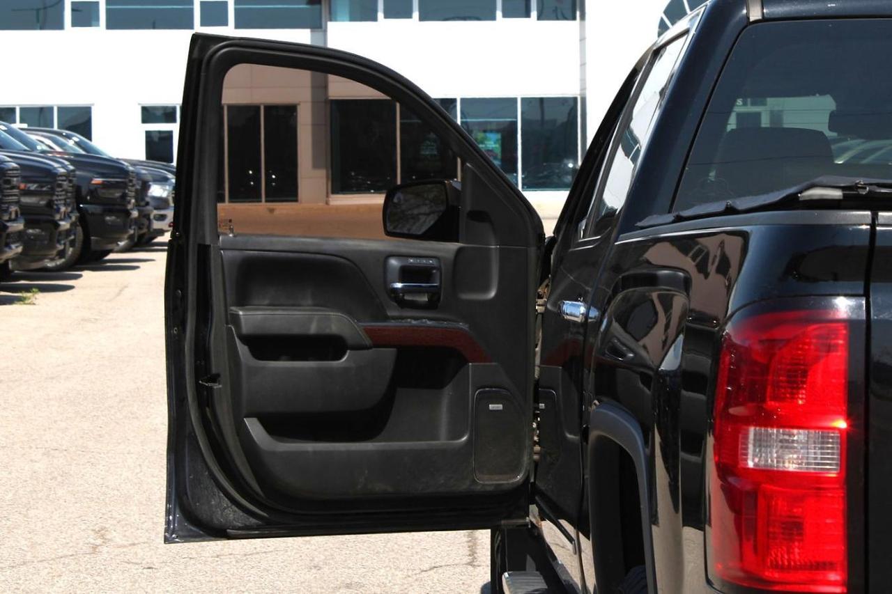 2014 GMC Sierra K1500 SLT  SiriusXM BedCover SideSteps BkpCam Photo