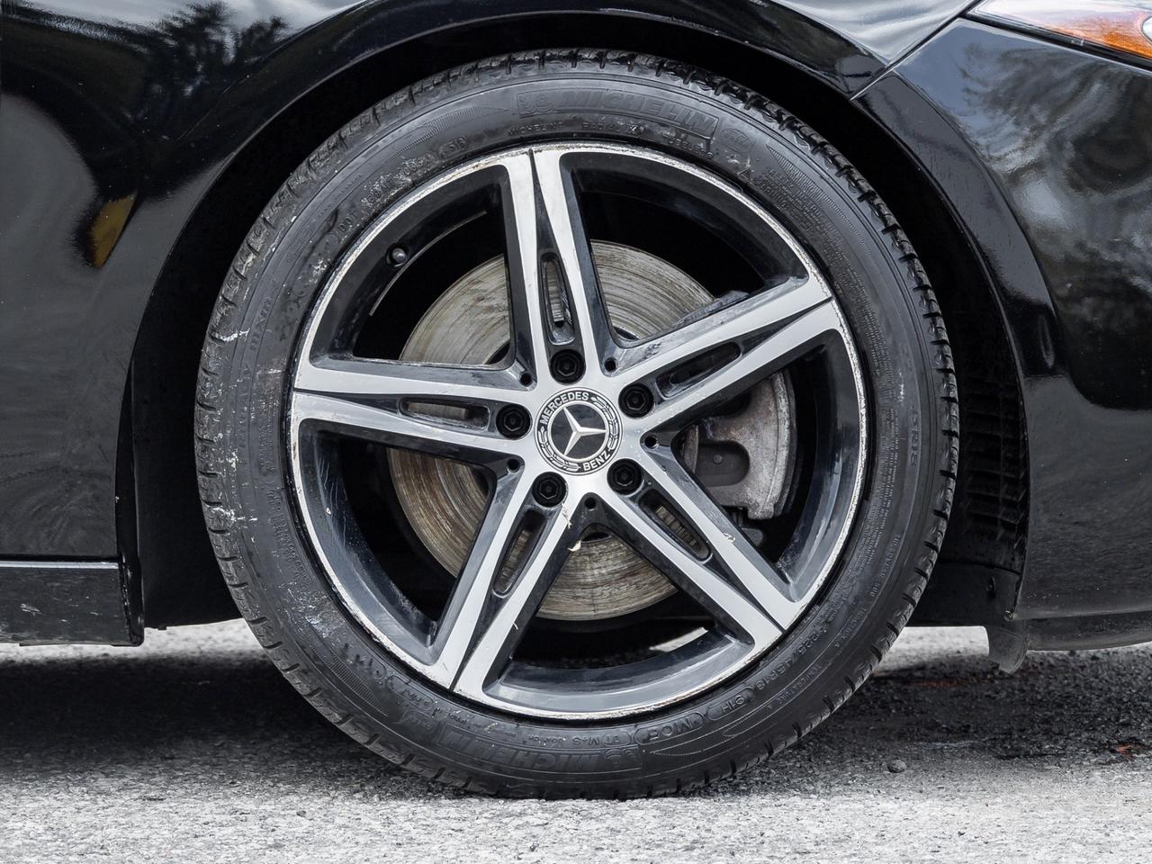 2019 Mercedes-Benz A-Class A 250 4MATIC AMG Line -Pano Roof-Navi-Sport Seats- Photo