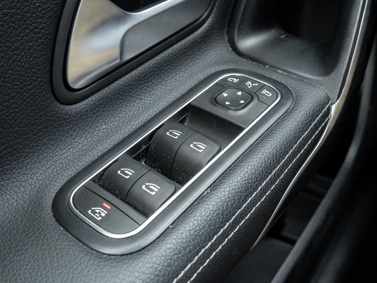 2019 Mercedes-Benz A-Class A 250 4MATIC AMG Line -Pano Roof-Navi-Sport Seats- Photo