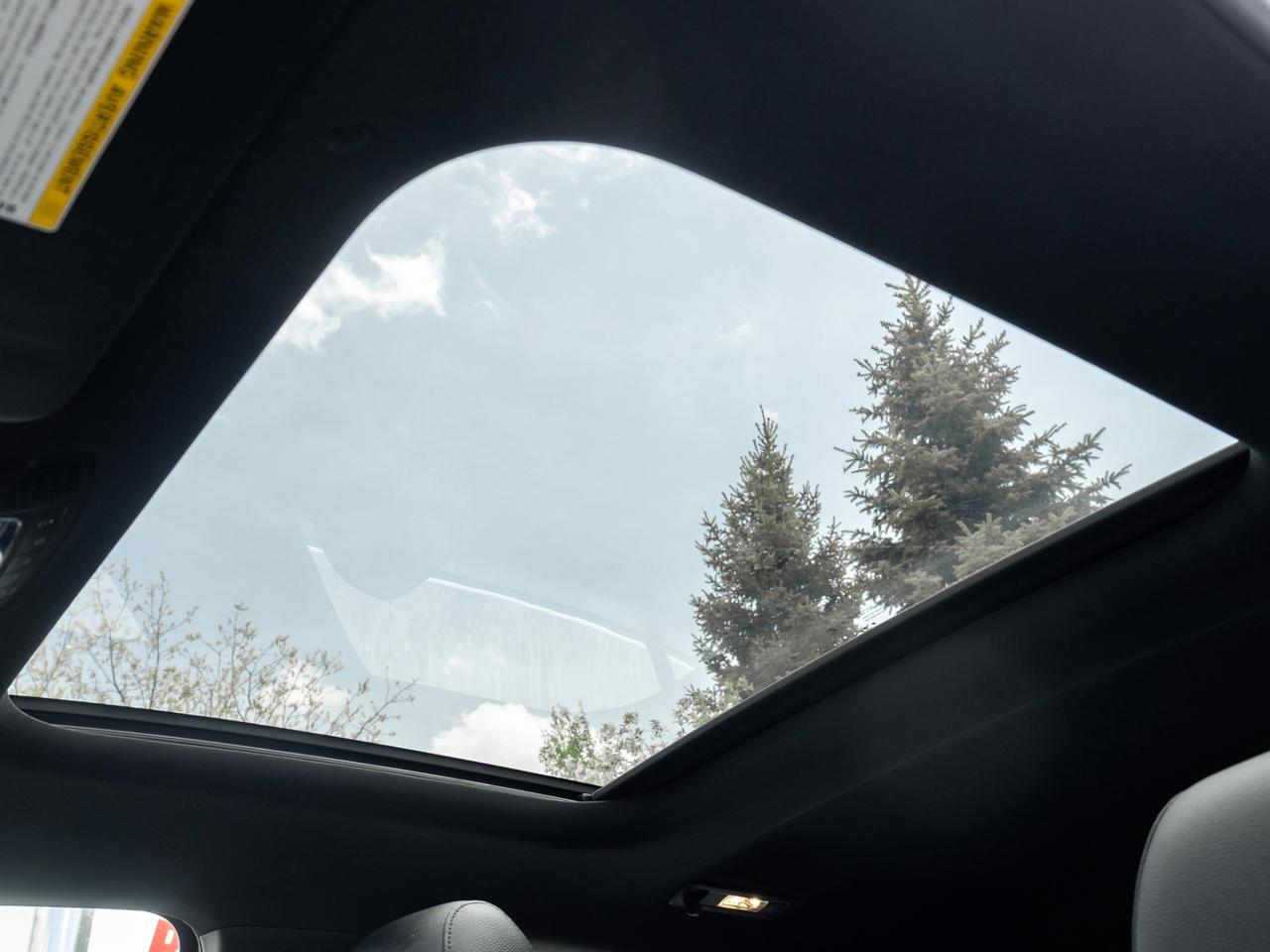 2019 Mercedes-Benz A-Class A 250 4MATIC AMG Line -Pano Roof-Navi-Sport Seats- Photo