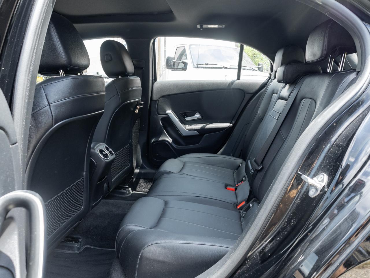 2019 Mercedes-Benz A-Class A 250 4MATIC AMG Line -Pano Roof-Navi-Sport Seats- Photo