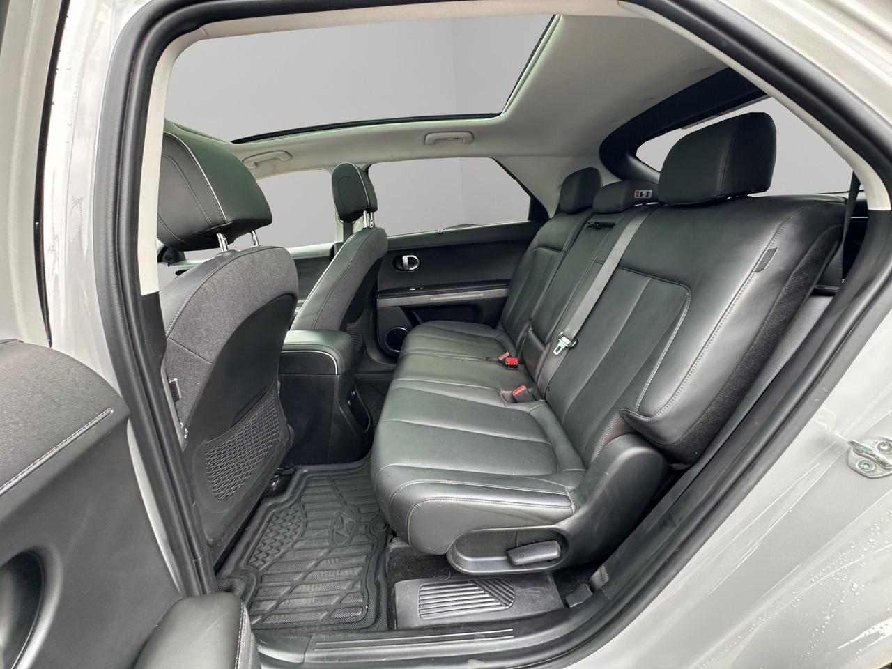 2024 Hyundai IONIQ 5 Preferred | Reverse Cam | Heated Seats Photo