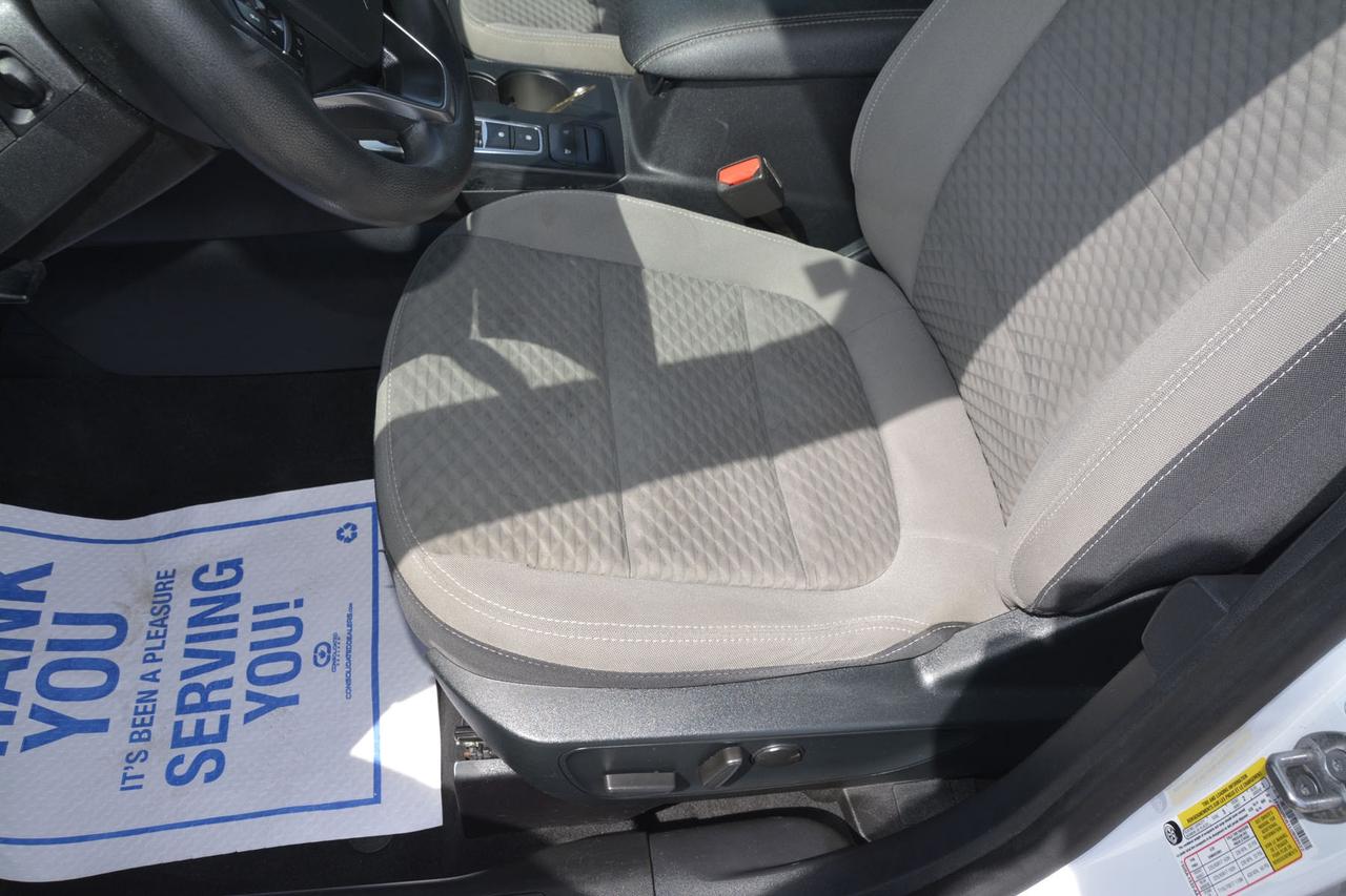 2020 Ford Escape SE Photo