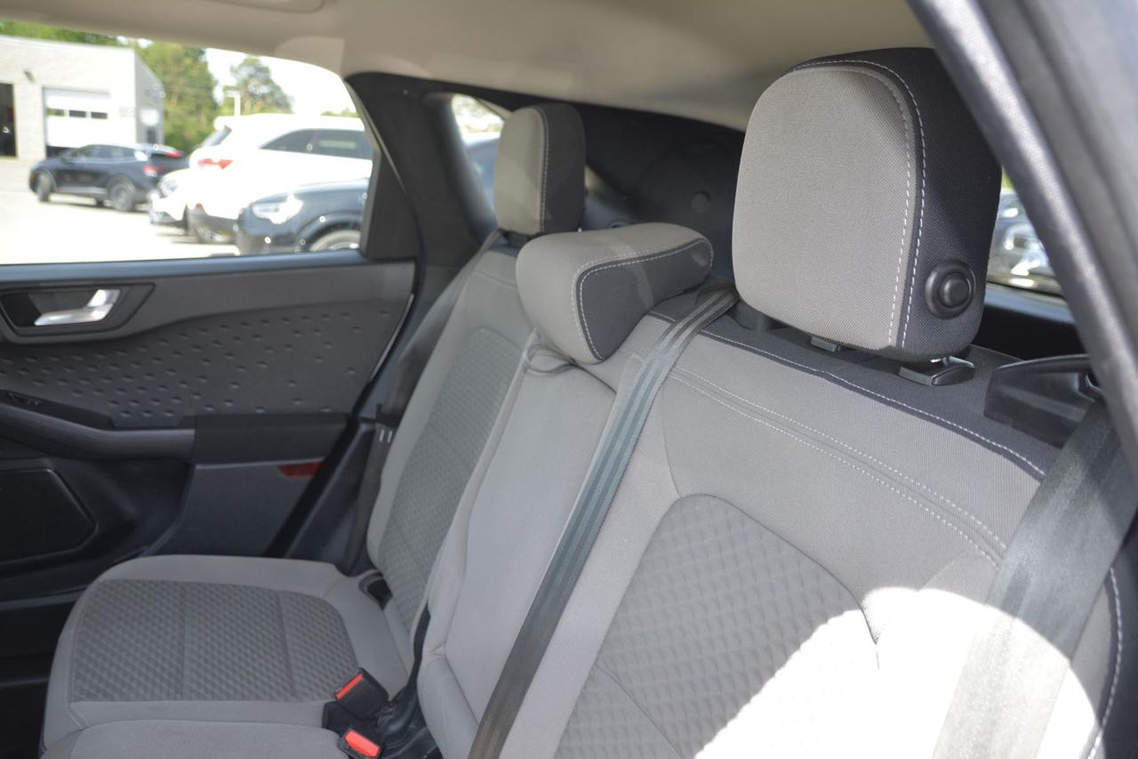 2020 Ford Escape SE Photo