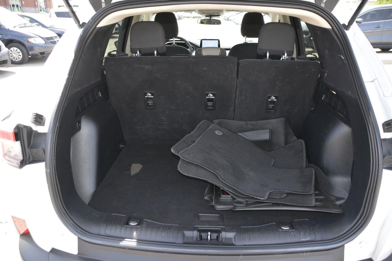 2020 Ford Escape SE Photo