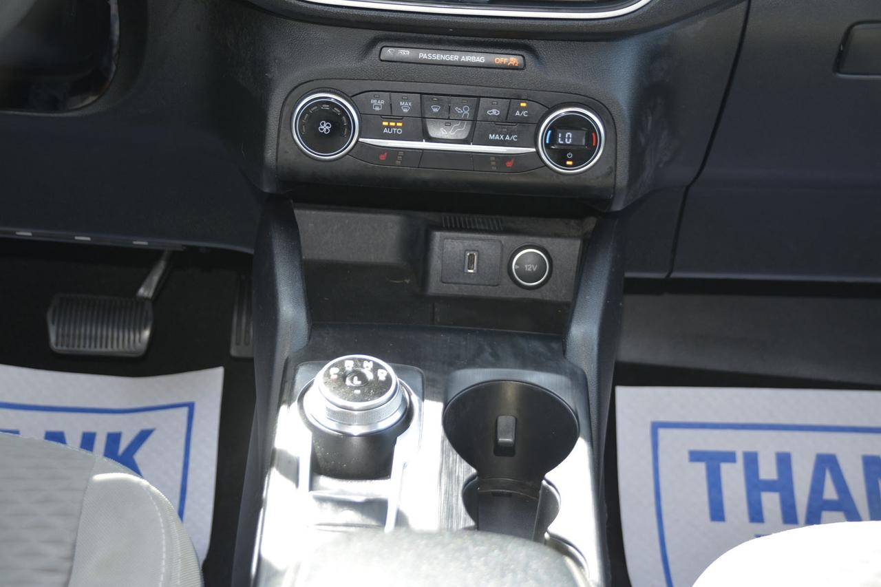 2020 Ford Escape SE Photo