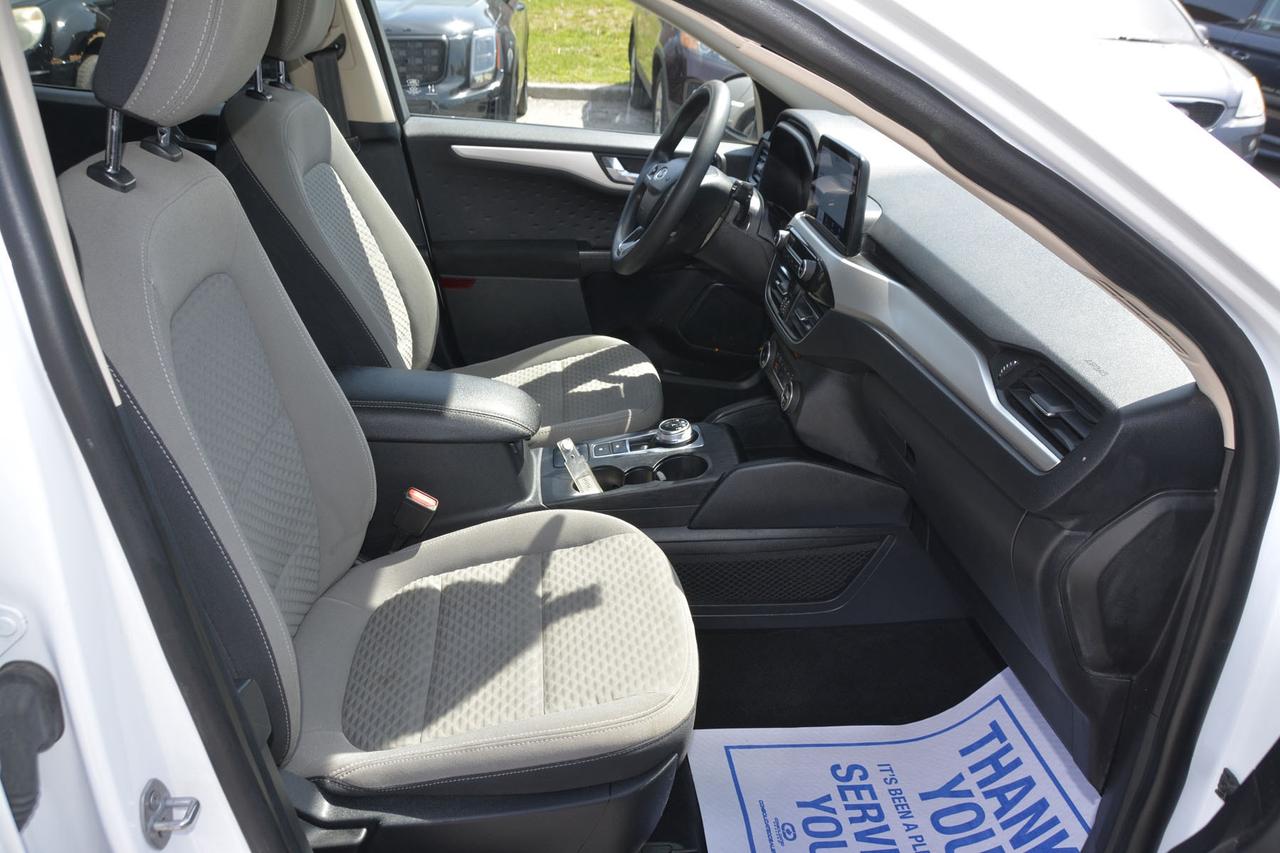 2020 Ford Escape SE Photo