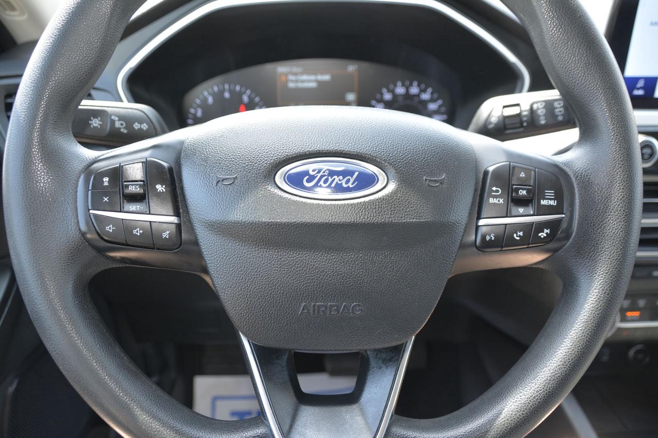 2020 Ford Escape SE Photo