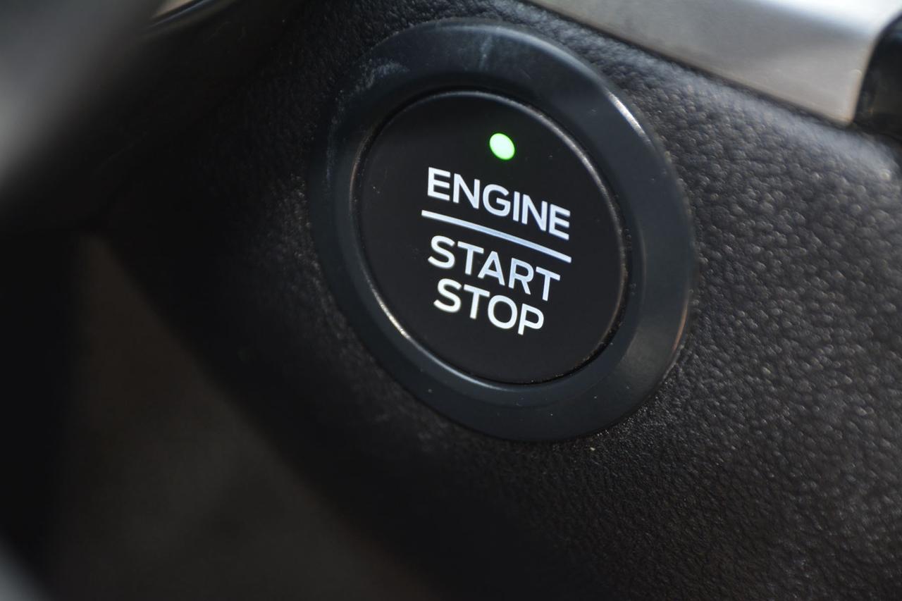 2020 Ford Escape SE Photo