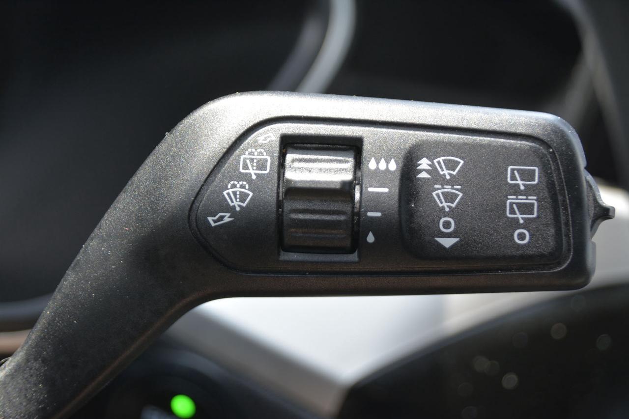 2020 Ford Escape SE Photo
