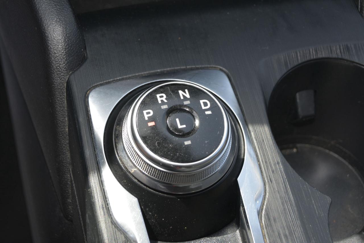 2020 Ford Escape SE Photo