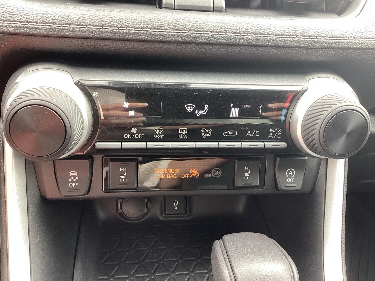 2021 Toyota RAV4 LE AWD Photo