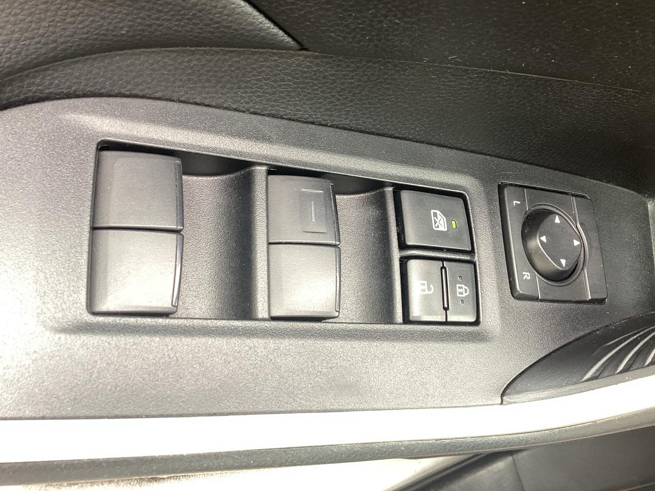 2021 Toyota RAV4 LE AWD Photo