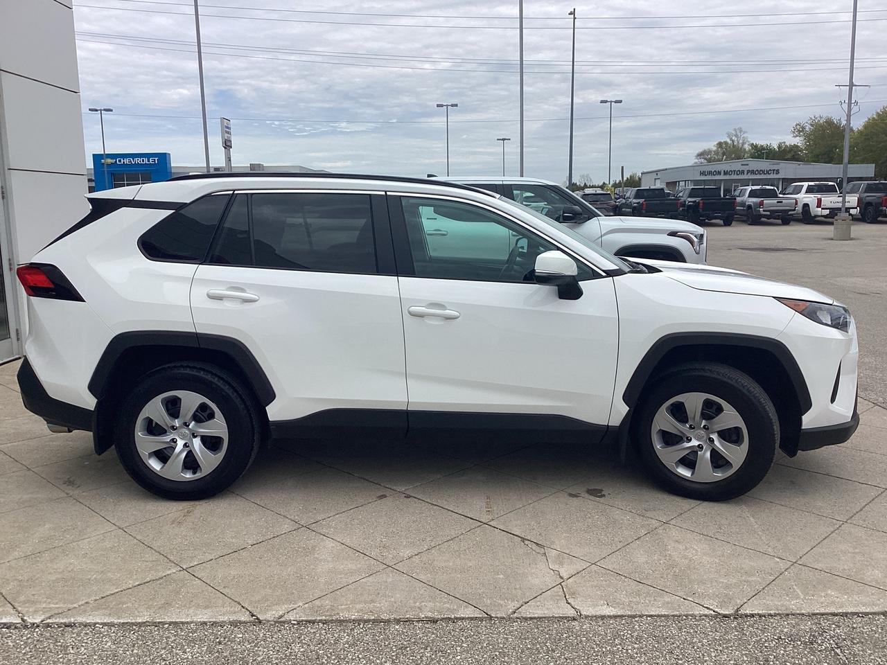2021 Toyota RAV4 LE AWD Photo