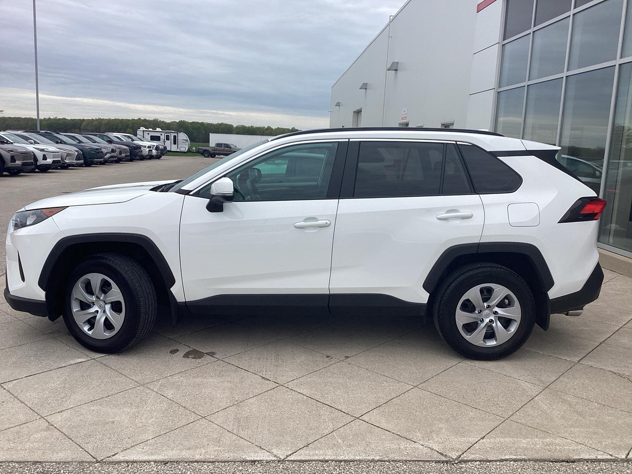 2021 Toyota RAV4 LE AWD Photo