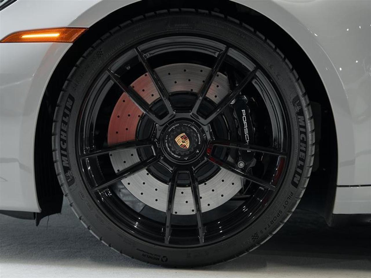 2024 Porsche 911 Carrera 4 GTS Cabriolet Photo