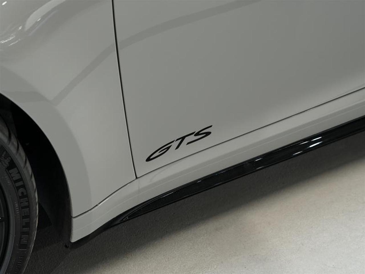 2024 Porsche 911 Carrera 4 GTS Cabriolet Photo
