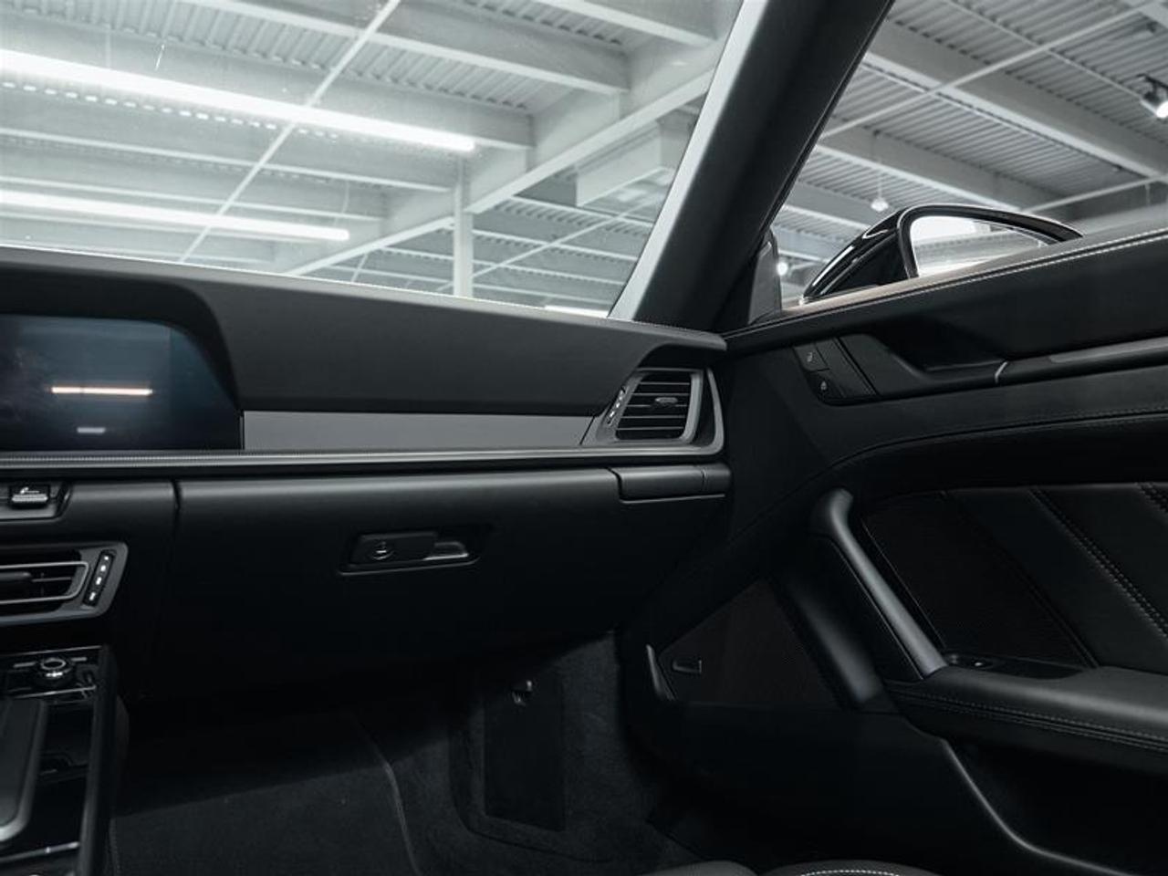 2024 Porsche 911 Carrera 4 GTS Cabriolet Photo