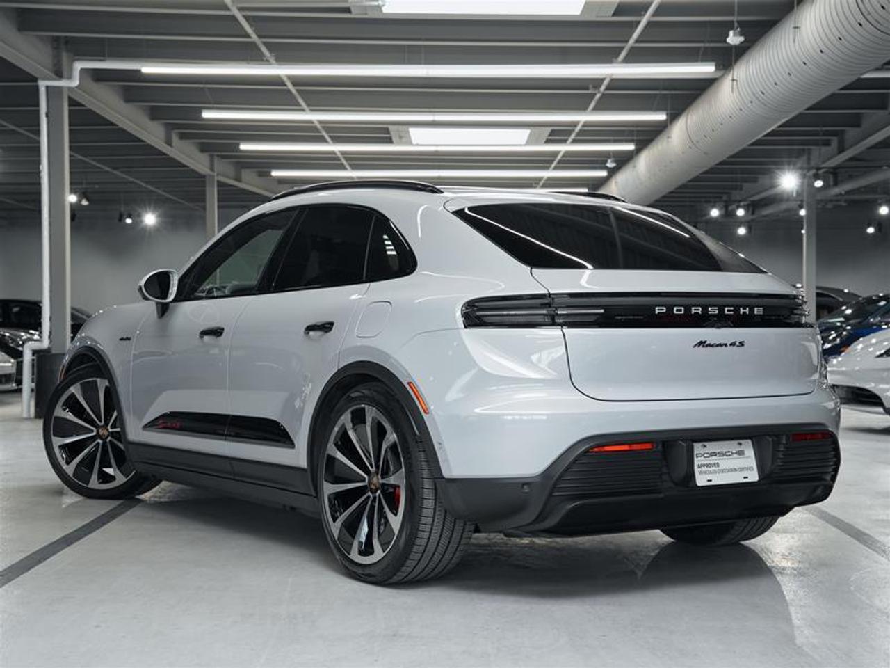 2025 Porsche Macan Electric 4S AWD Photo2