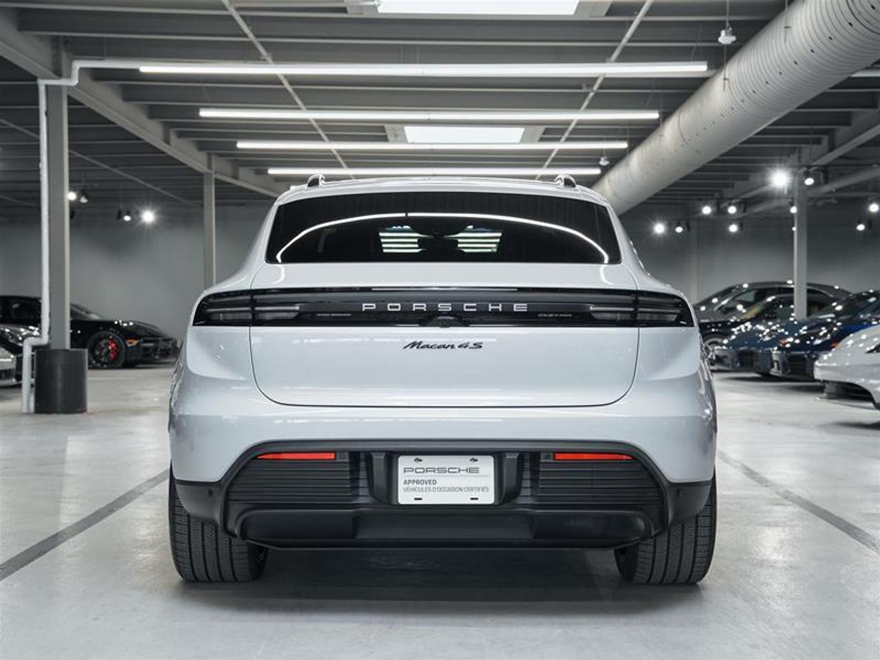 2025 Porsche Macan Electric 4S AWD Photo3