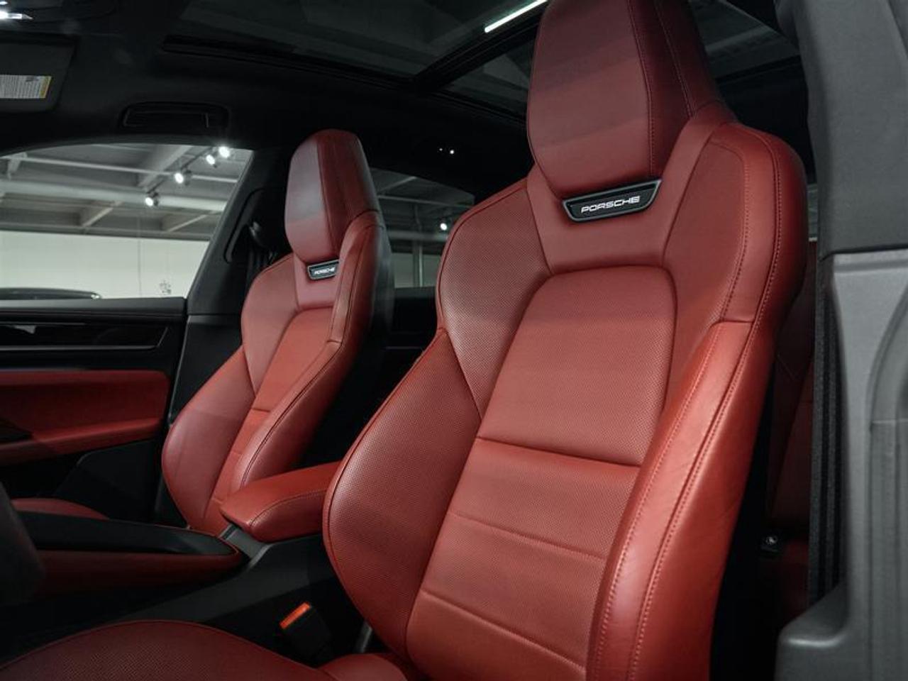 2025 Porsche Macan Electric 4S AWD Photo