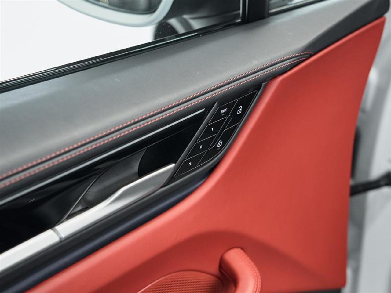 2025 Porsche Macan Electric 4S AWD Photo