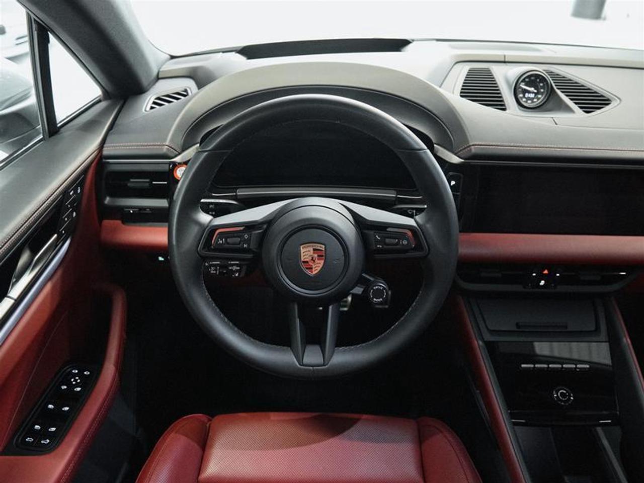 2025 Porsche Macan Electric 4S AWD Photo