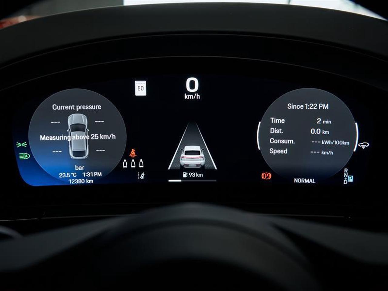 2025 Porsche Macan Electric 4S AWD Photo