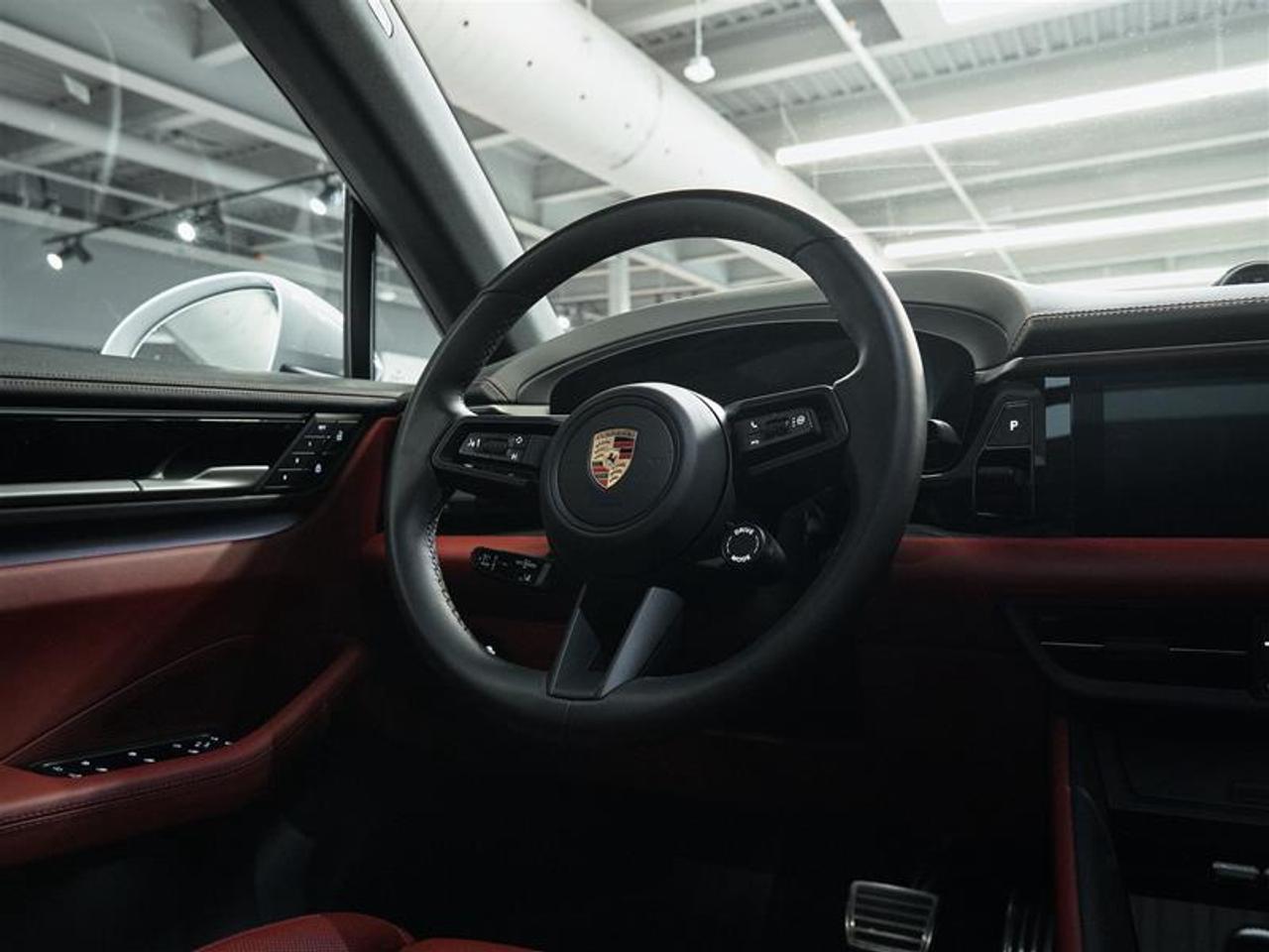 2025 Porsche Macan Electric 4S AWD Photo