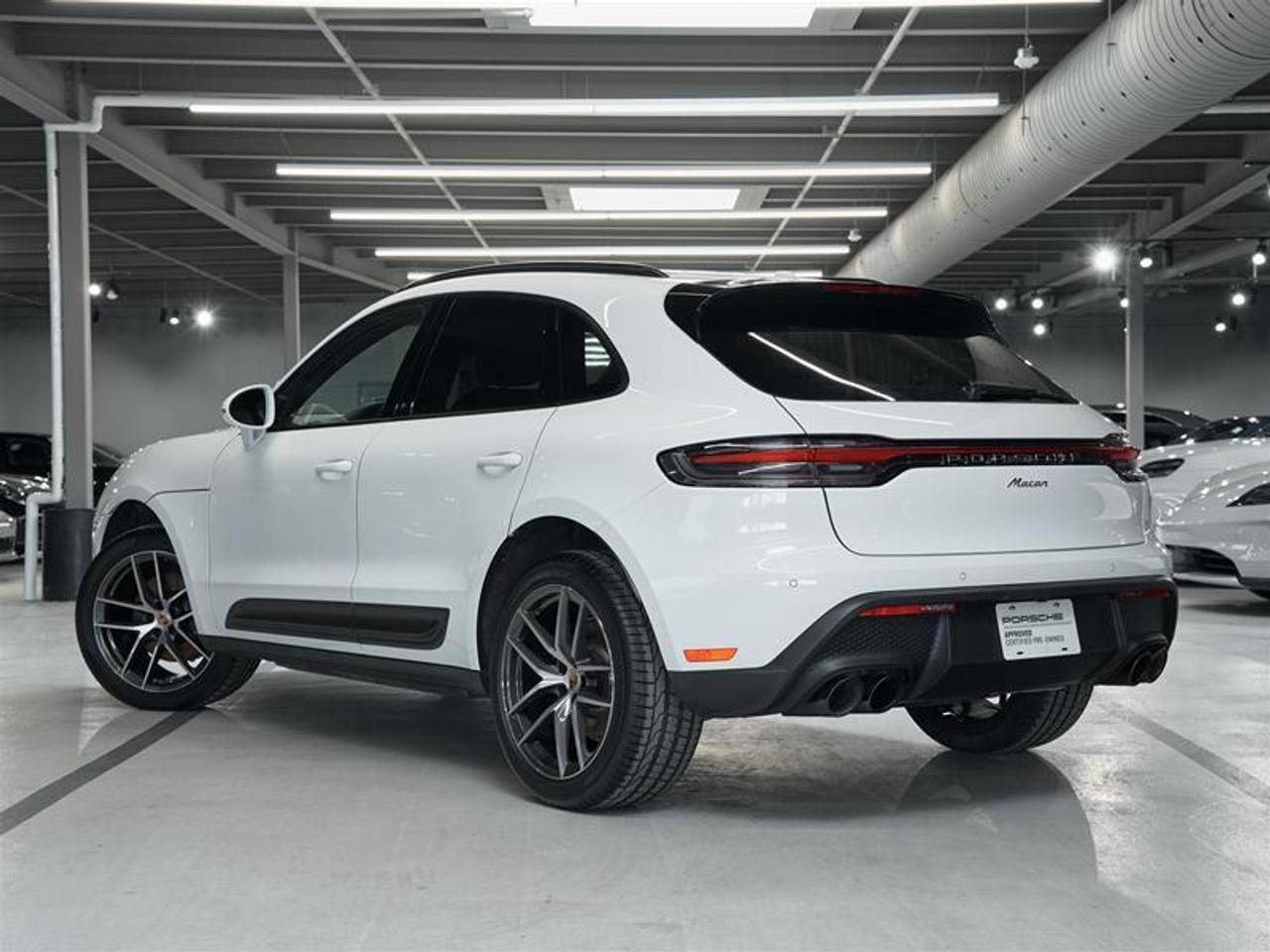 2025 Porsche Macan AWD Photo