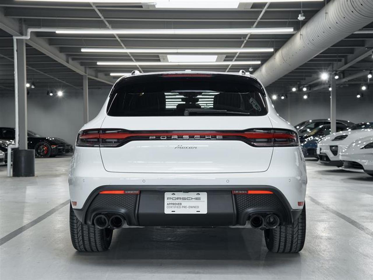 2025 Porsche Macan AWD Photo