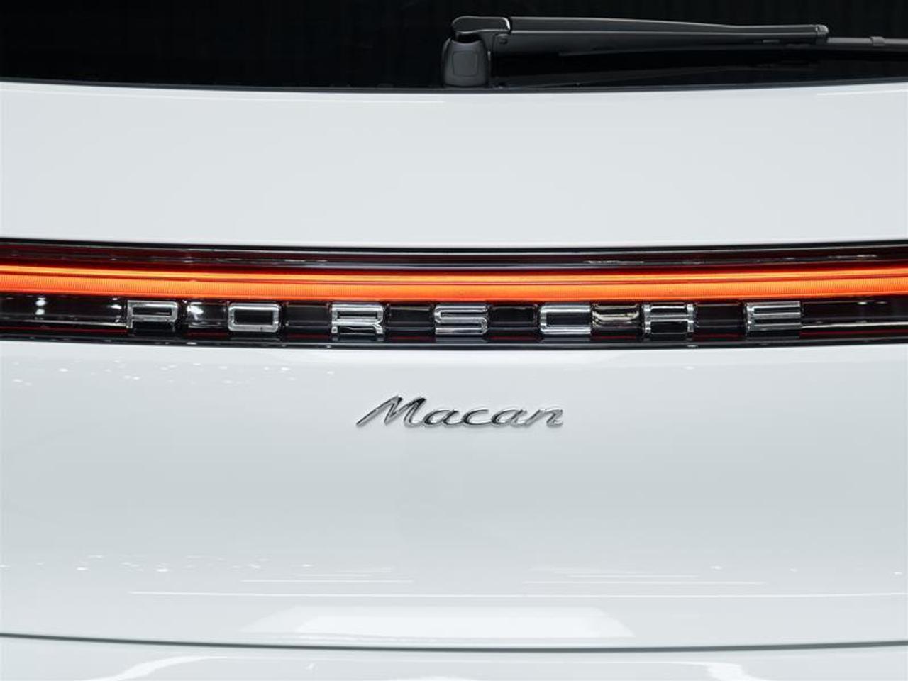 2025 Porsche Macan AWD Photo