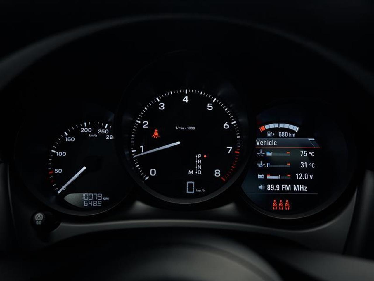 2025 Porsche Macan AWD Photo