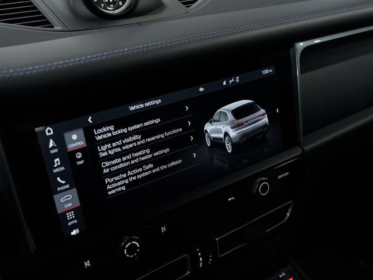 2025 Porsche Macan AWD Photo