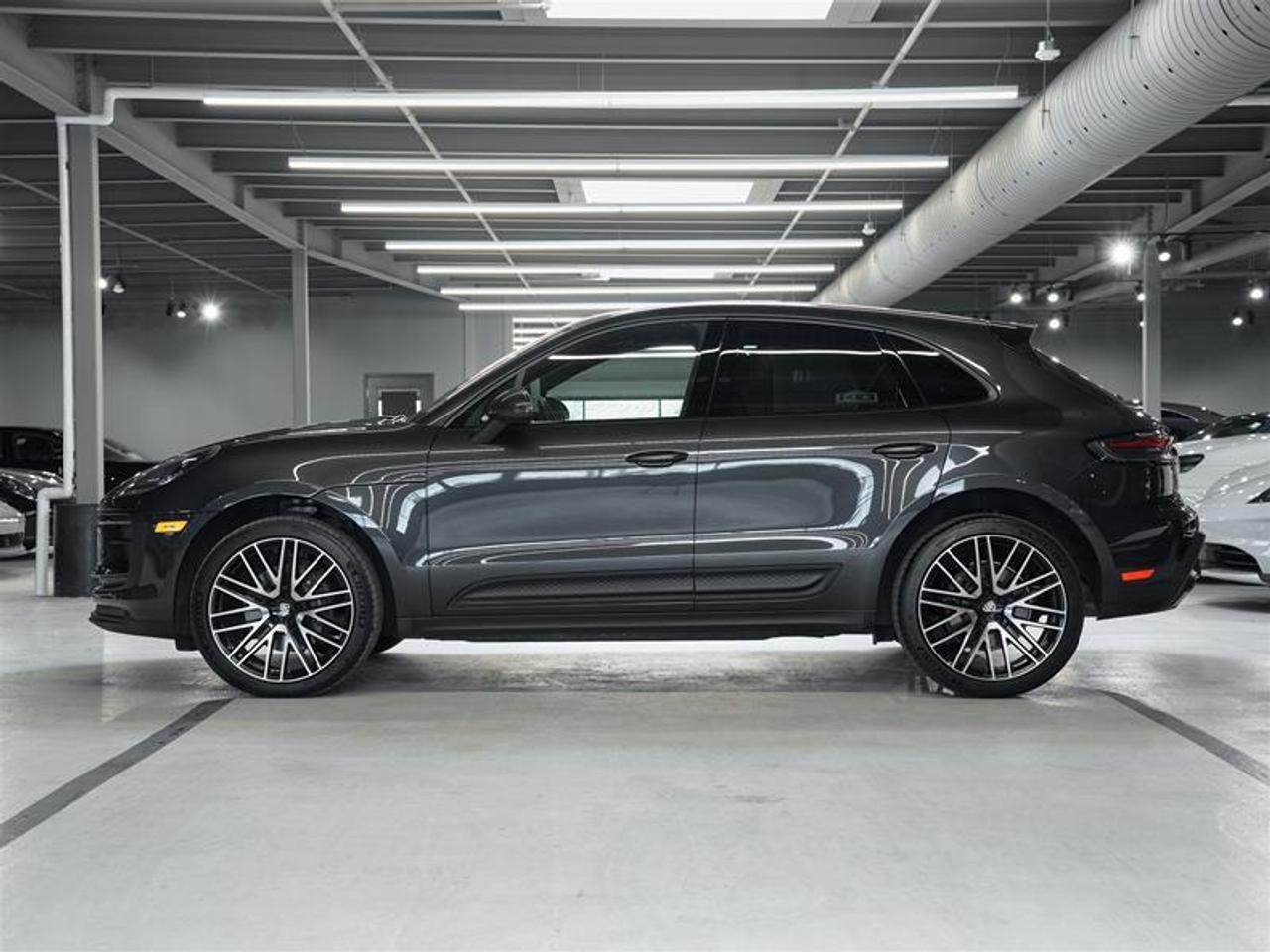 2025 Porsche Macan AWD Photo
