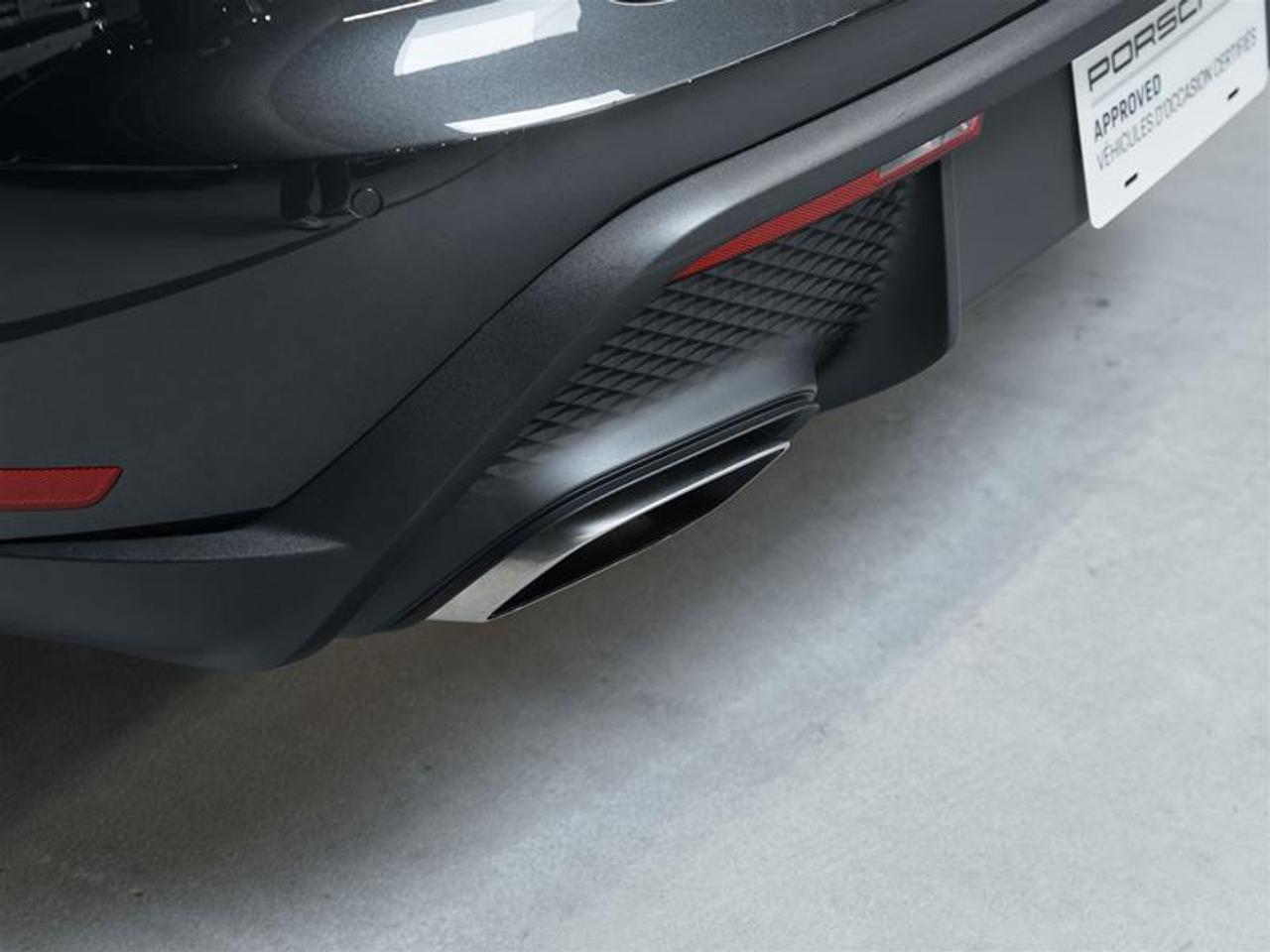 2025 Porsche Macan AWD Photo