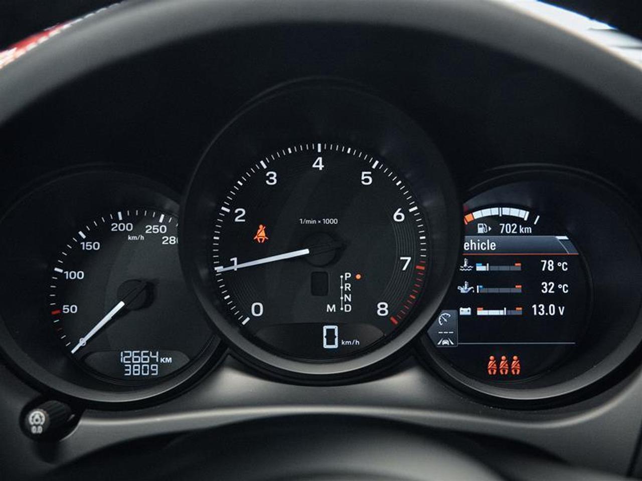 2025 Porsche Macan AWD Photo