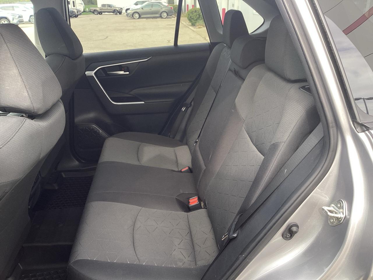 2021 Toyota RAV4 XLE AWD Photo