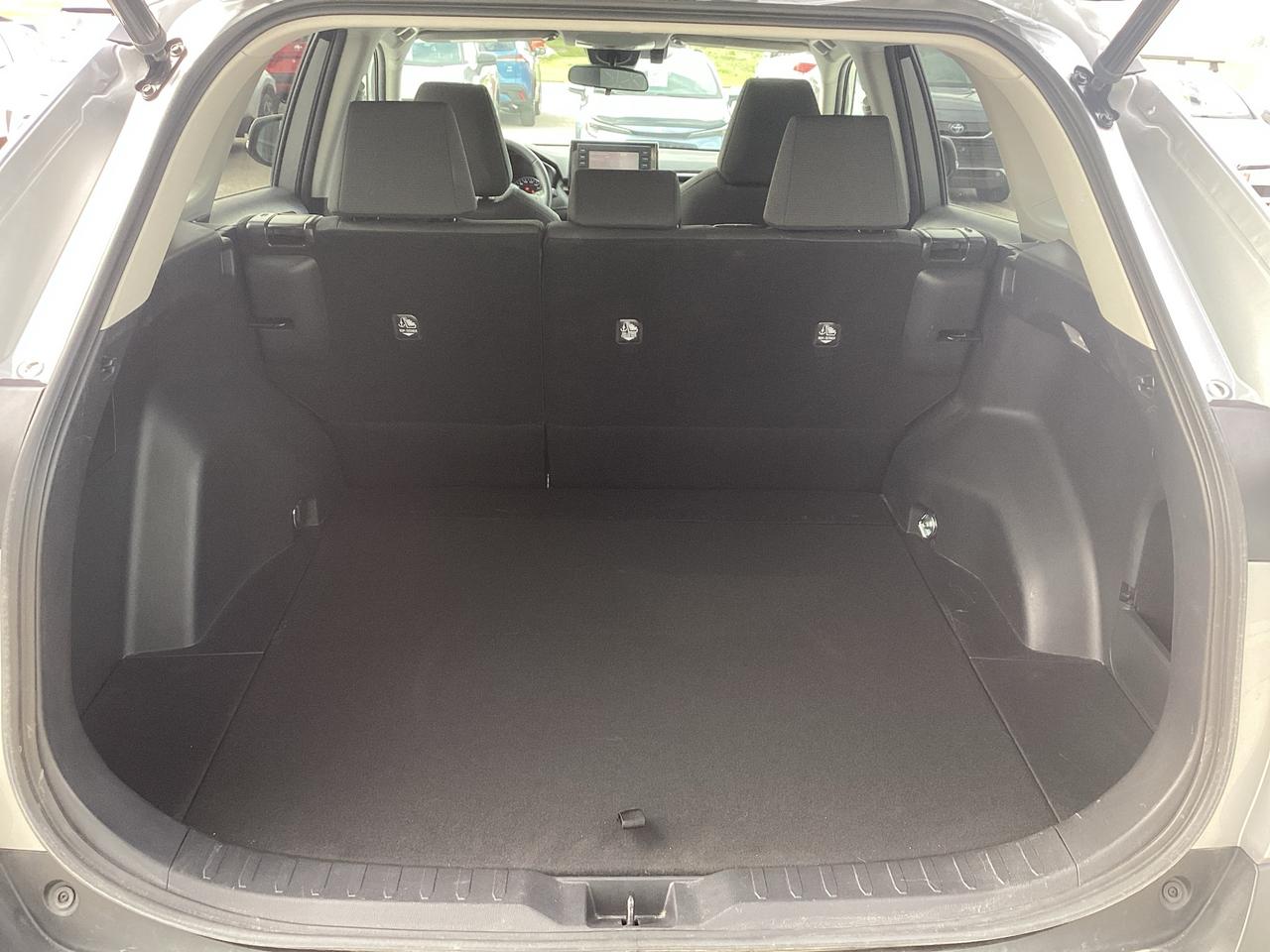 2021 Toyota RAV4 XLE AWD Photo