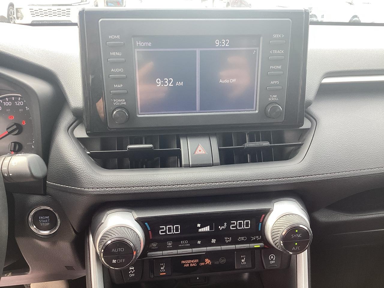 2021 Toyota RAV4 XLE AWD Photo