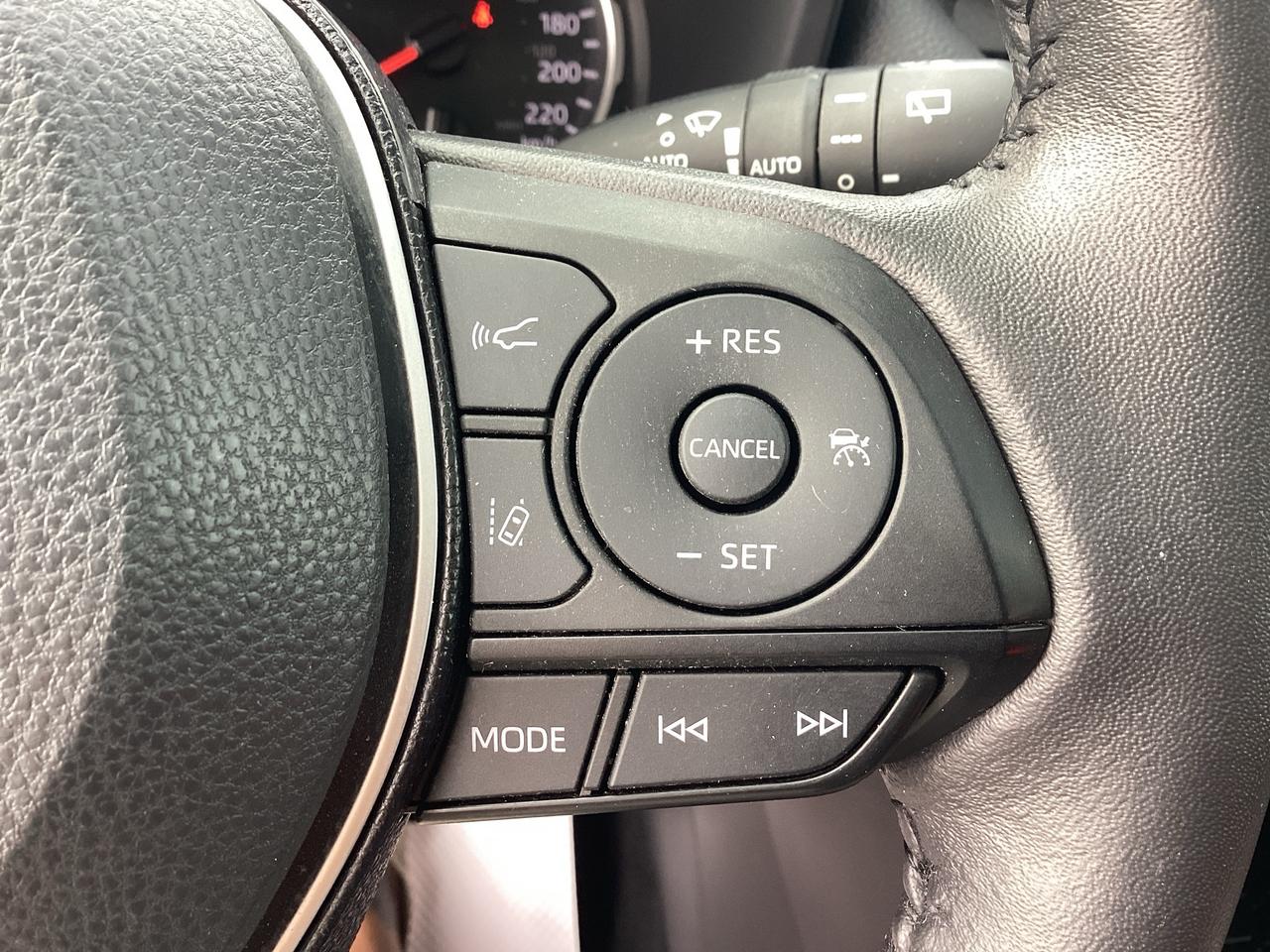 2021 Toyota RAV4 XLE AWD Photo