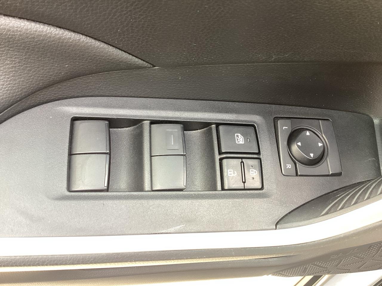2021 Toyota RAV4 XLE AWD Photo