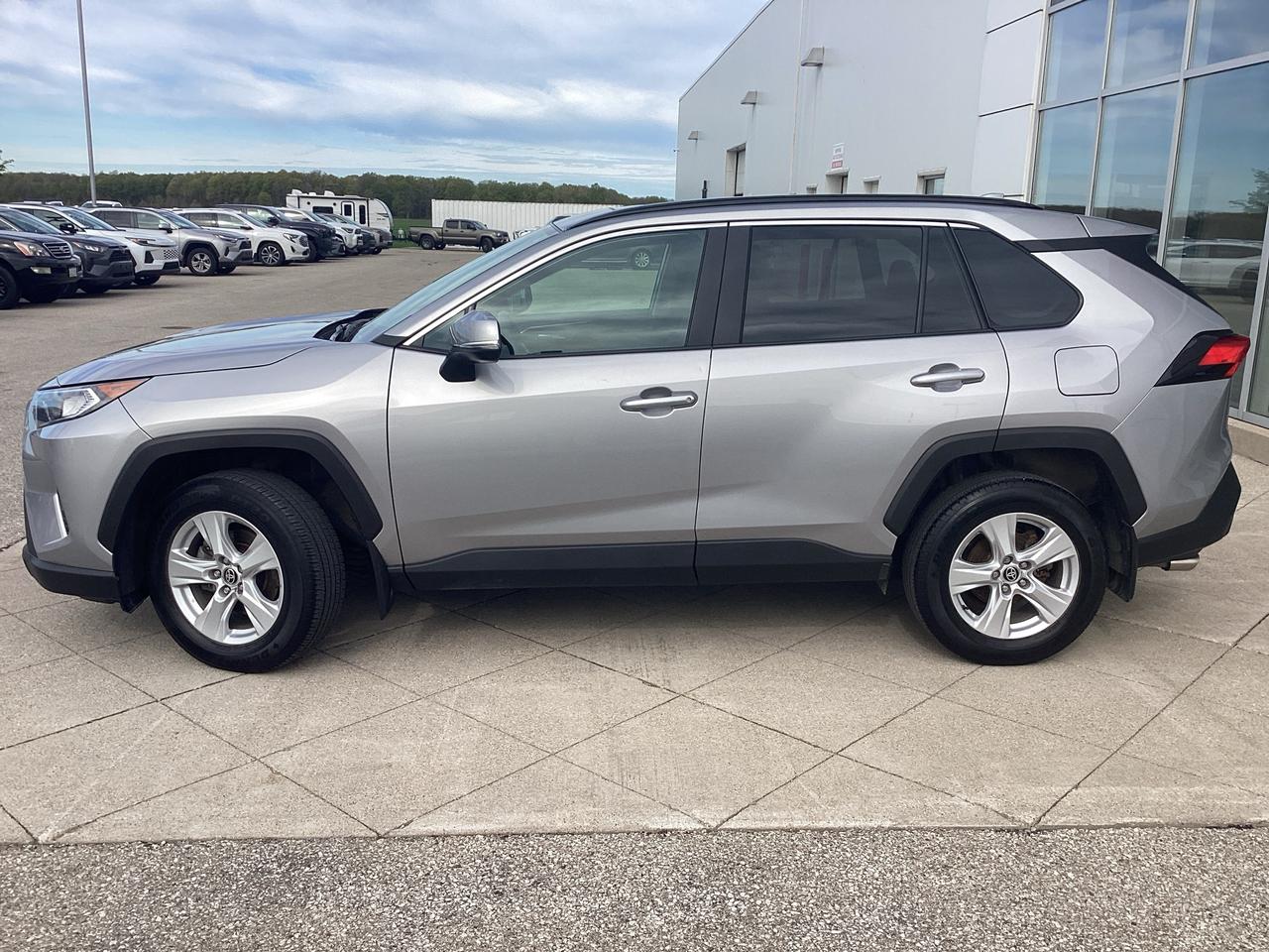 2021 Toyota RAV4 XLE AWD Photo
