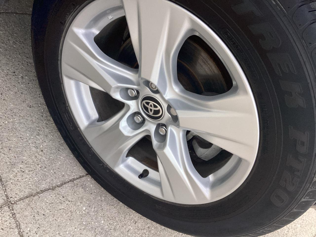 2021 Toyota RAV4 XLE AWD Photo