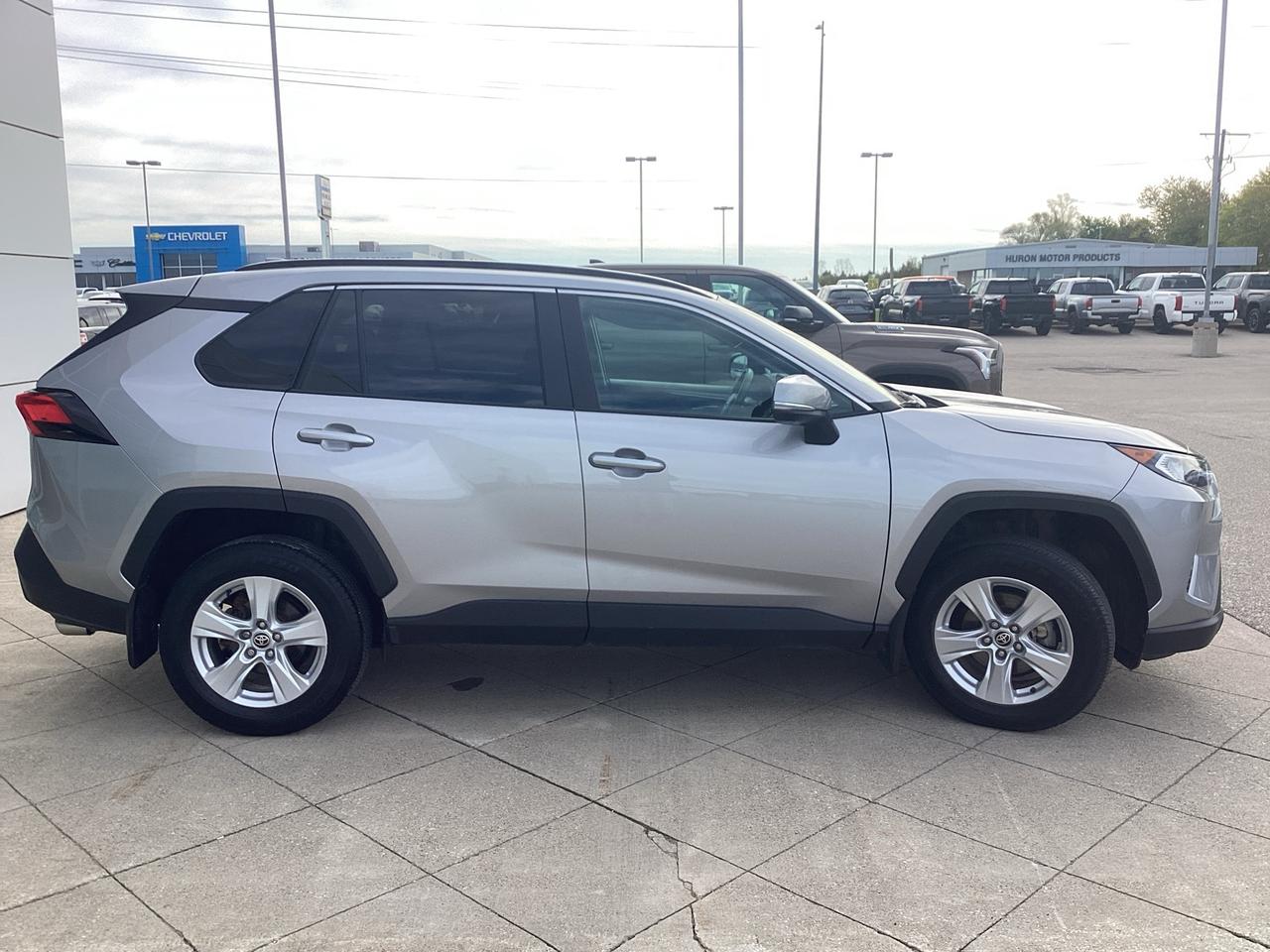 2021 Toyota RAV4 XLE AWD Photo