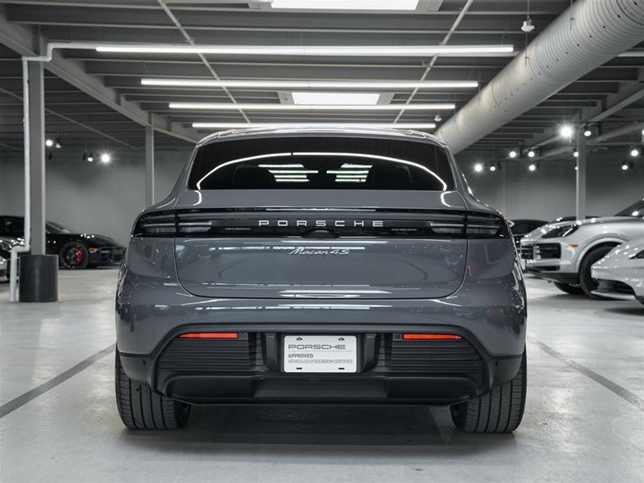 2025 Porsche Macan Electric 4S AWD Photo